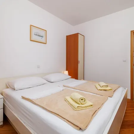 Jasmina Apartman *